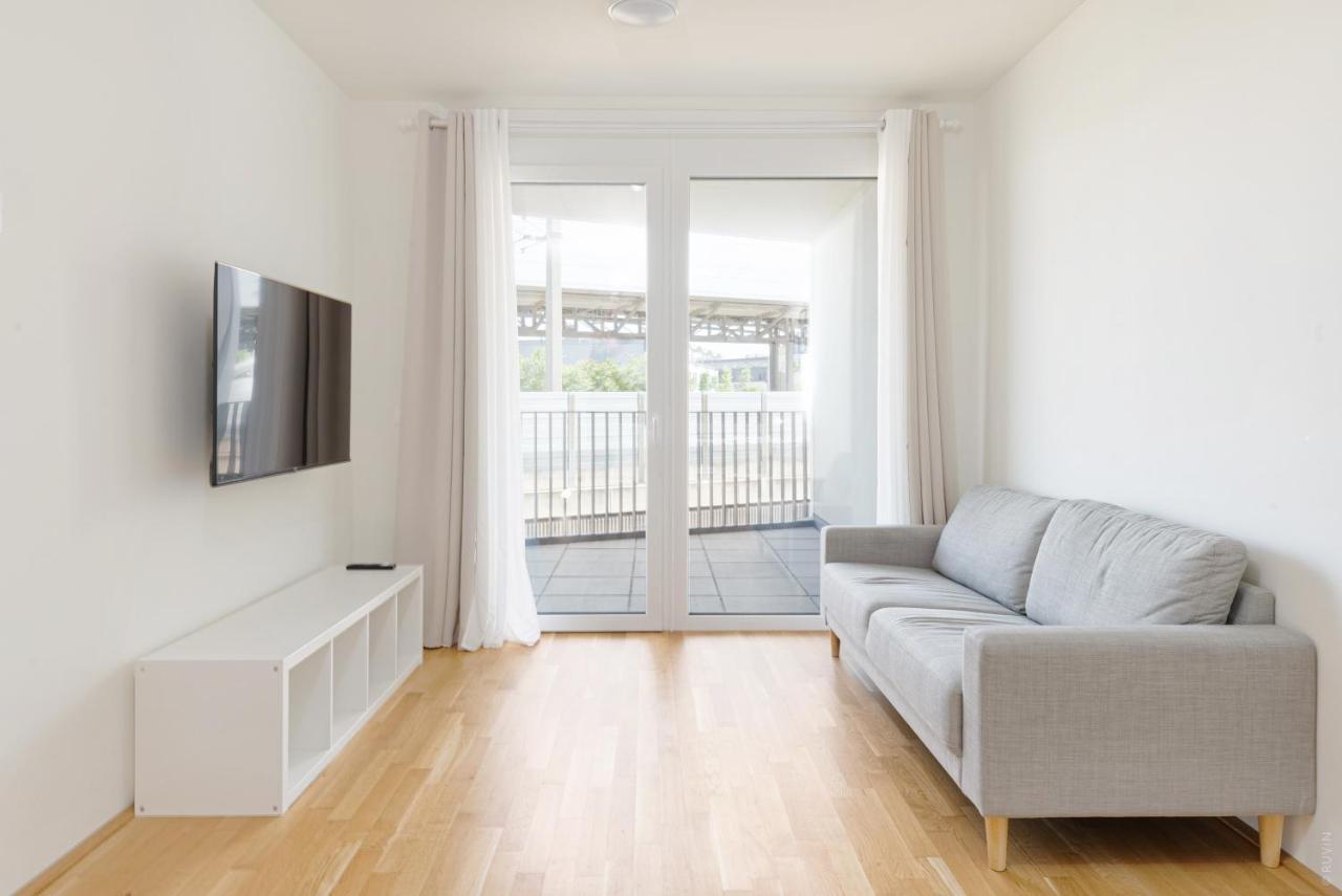 Whats-App Self-Check-In - 1Br Apartment, Near Airport,15 Min To Center Виена Екстериор снимка